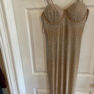Brand new dress below knee great fit.